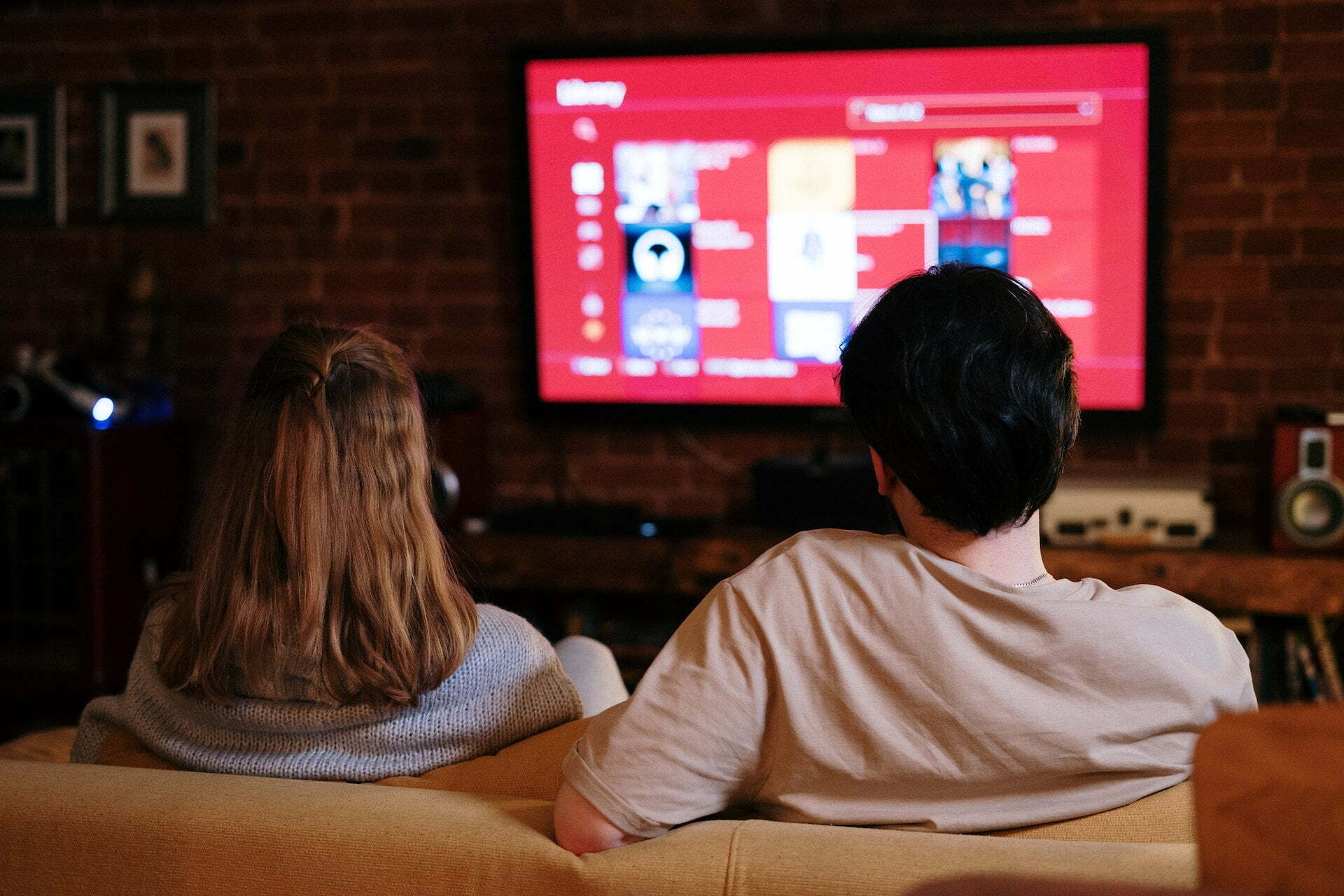 Smartv pode ser opção de presente para mães que adoram séries