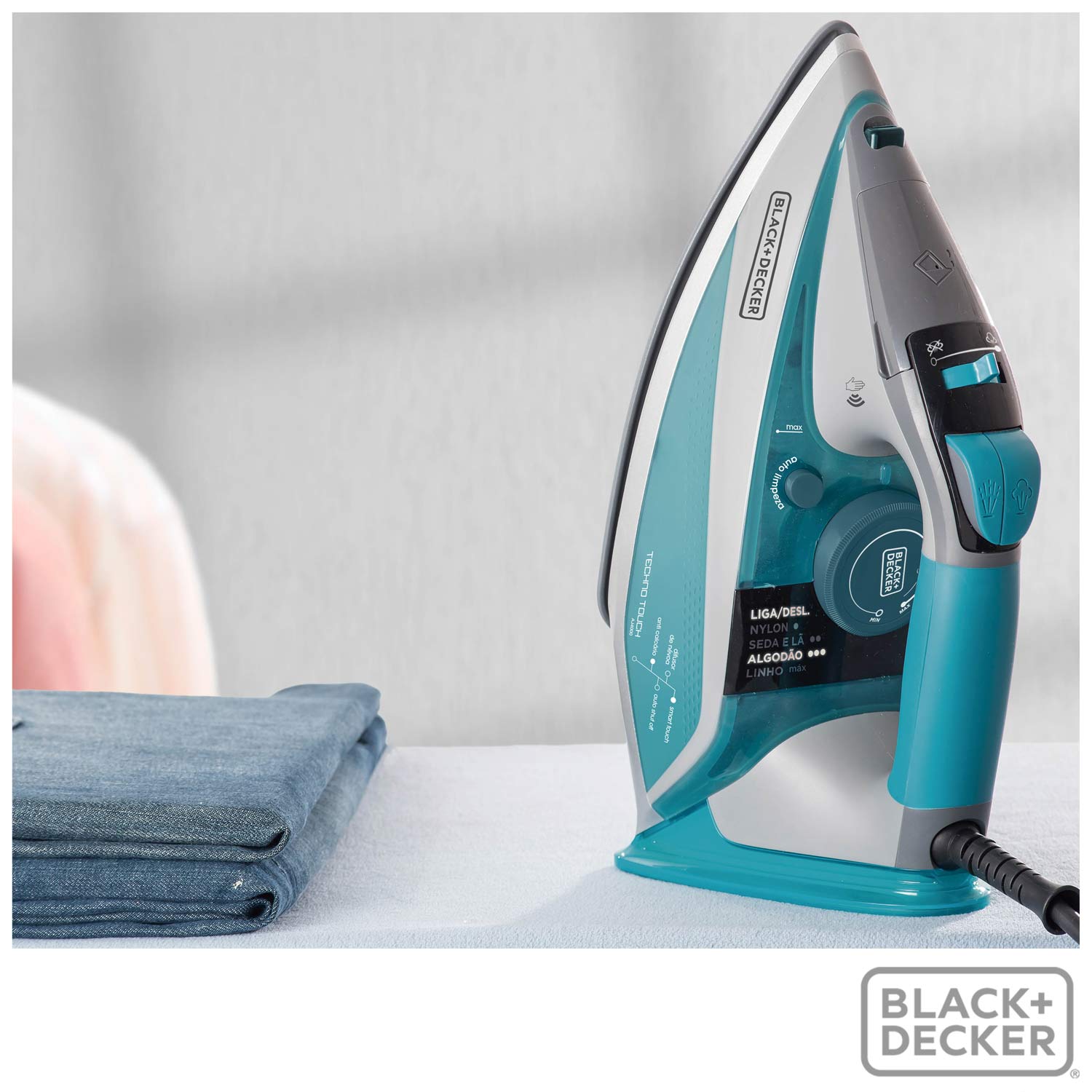 Imagem do produto Black & Decker Ferro a vapor AJ4000